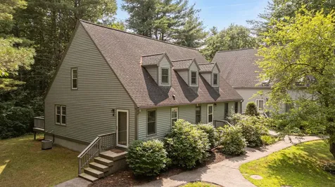 23 Glengarry Drive Stratham NH 03885