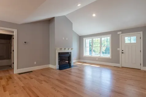 2 Scout Lane Nashua NH 03062