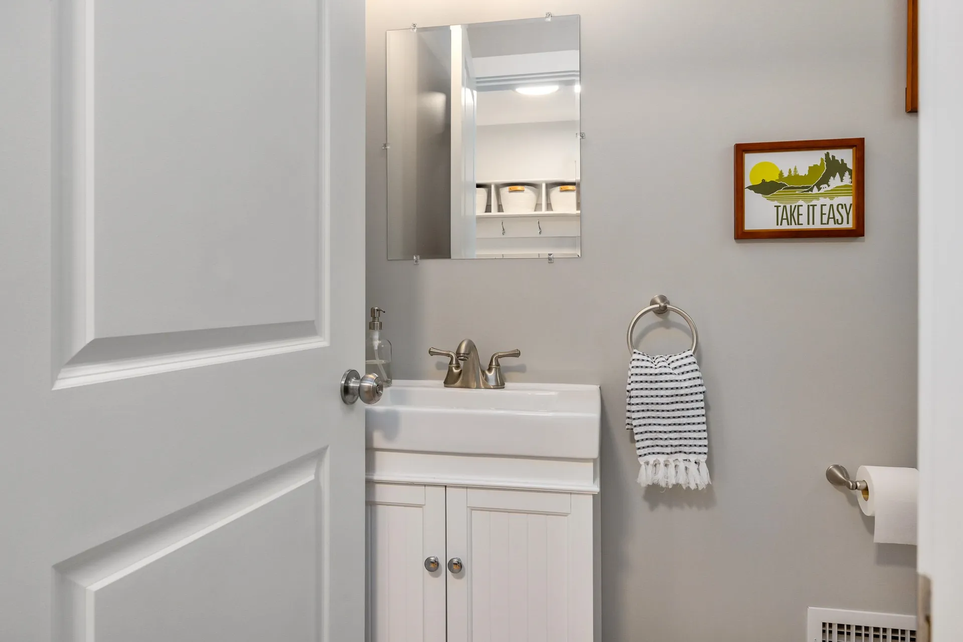 24 Coolidge Drive Portsmouth NH 03801