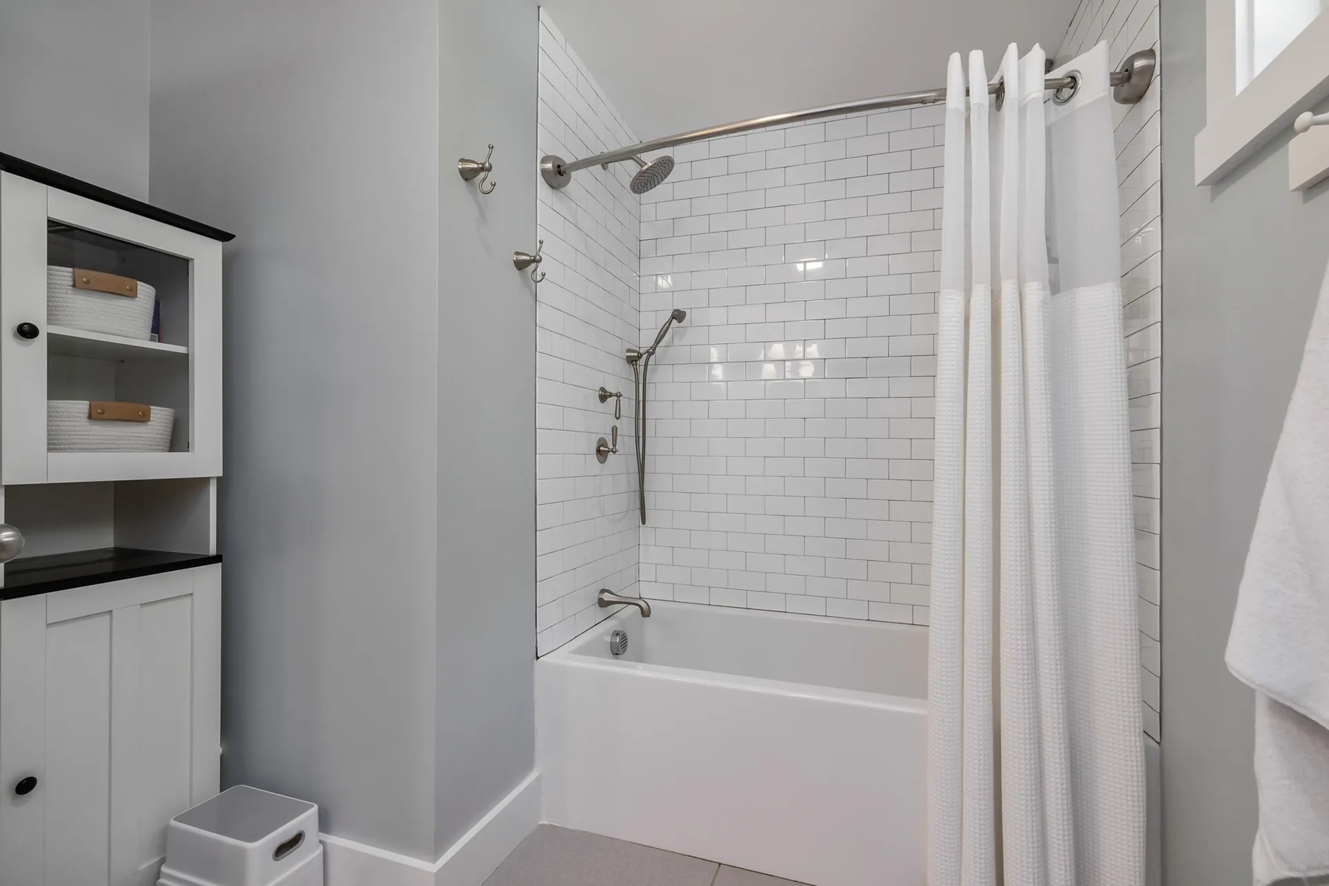 24 Coolidge Drive Portsmouth NH 03801