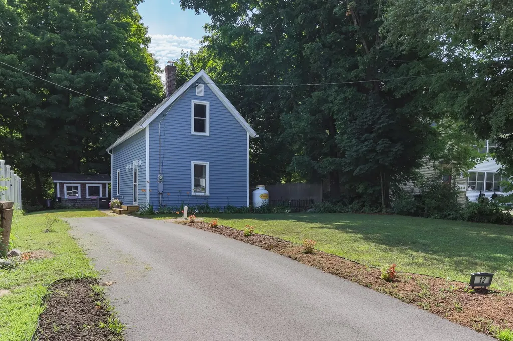 12 High Street Hillsborough NH 03244