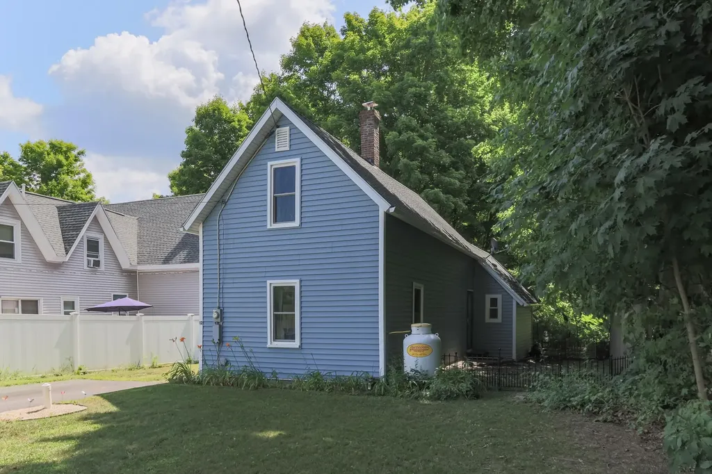 12 High Street Hillsborough NH 03244