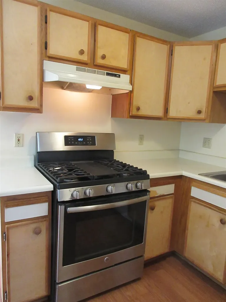 158 Morningside Commons Brattleboro VT 05301
