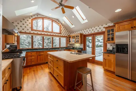 35 Old Ridge Road Winhall VT 05340