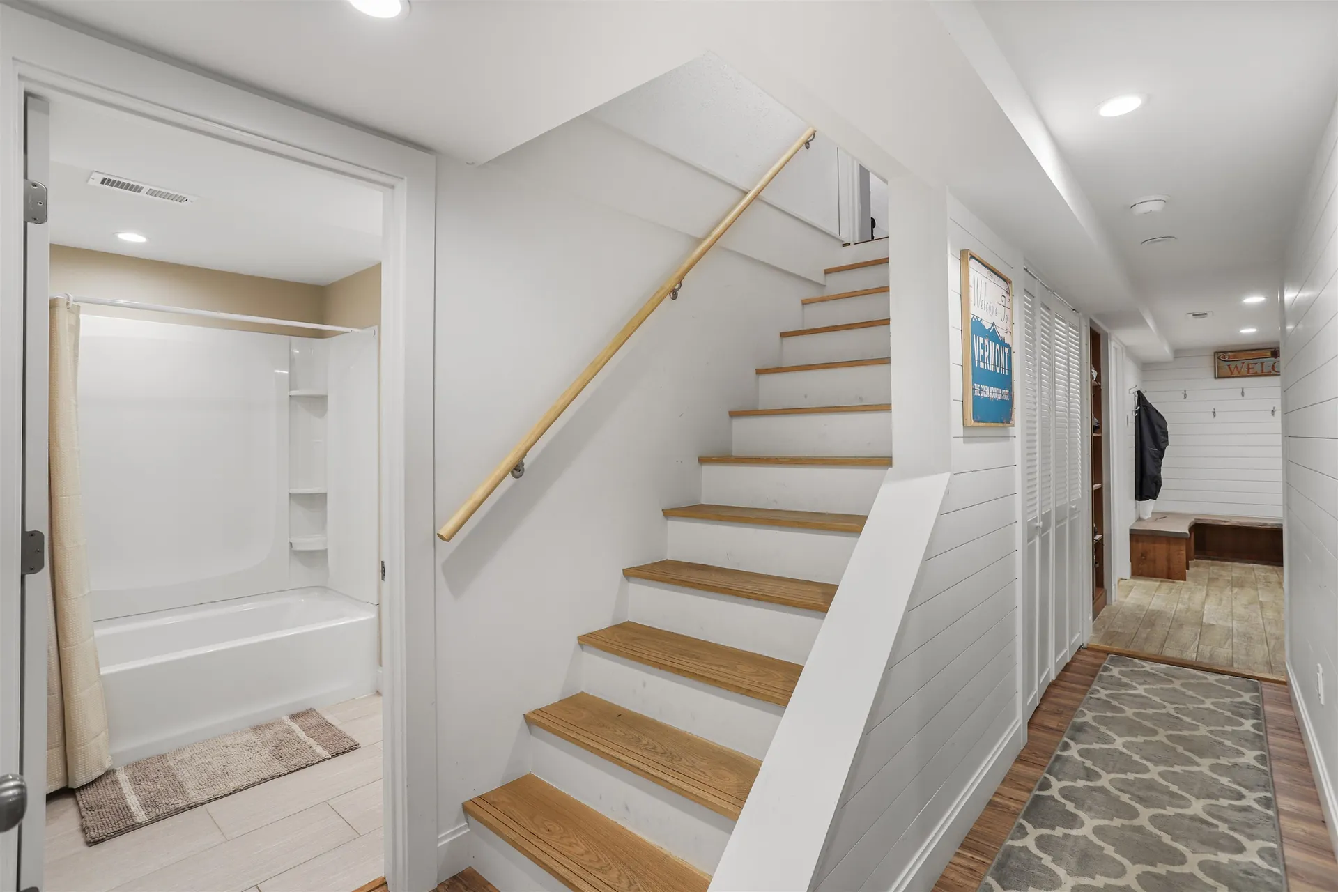 24 Howes Loop Wilmington VT 05363