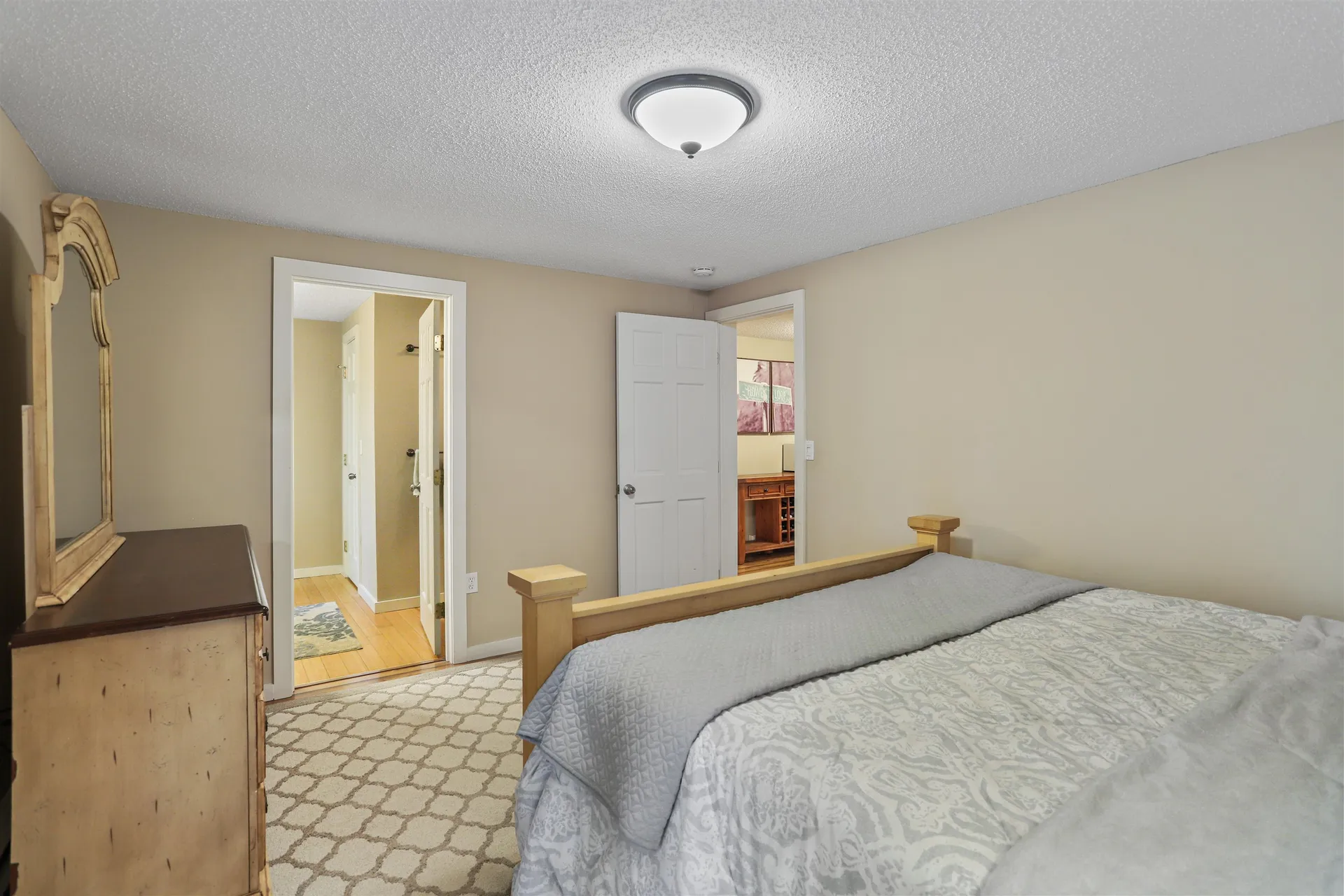 24 Howes Loop Wilmington VT 05363
