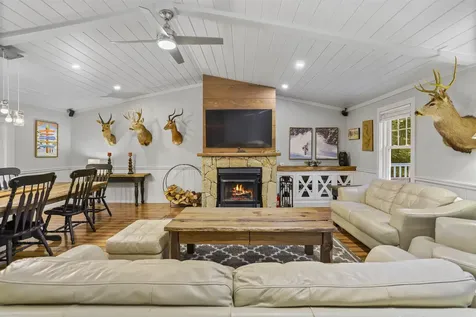 24 Howes Loop Wilmington VT 05363