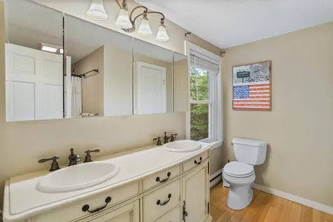 24 Howes Loop Wilmington VT 05363