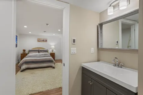 24 Howes Loop Wilmington VT 05363