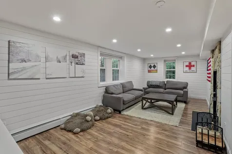 24 Howes Loop Wilmington VT 05363