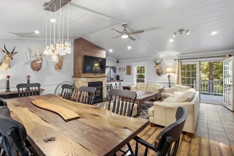 24 Howes Loop Wilmington VT 05363