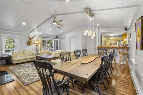 24 Howes Loop Wilmington VT 05363