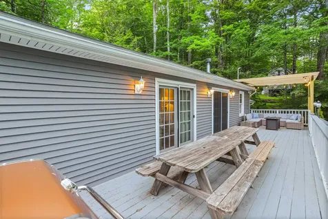 24 Howes Loop Wilmington VT 05363