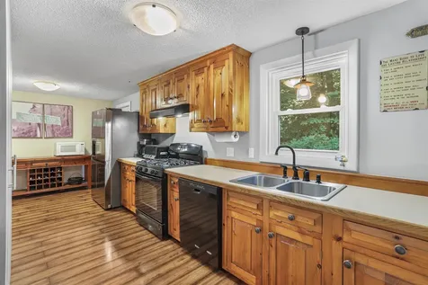 24 Howes Loop Wilmington VT 05363