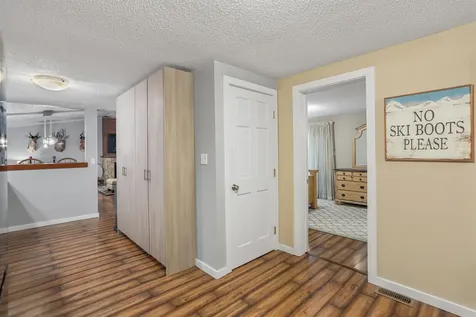 24 Howes Loop Wilmington VT 05363