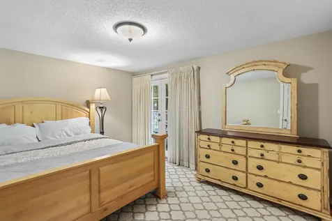 24 Howes Loop Wilmington VT 05363