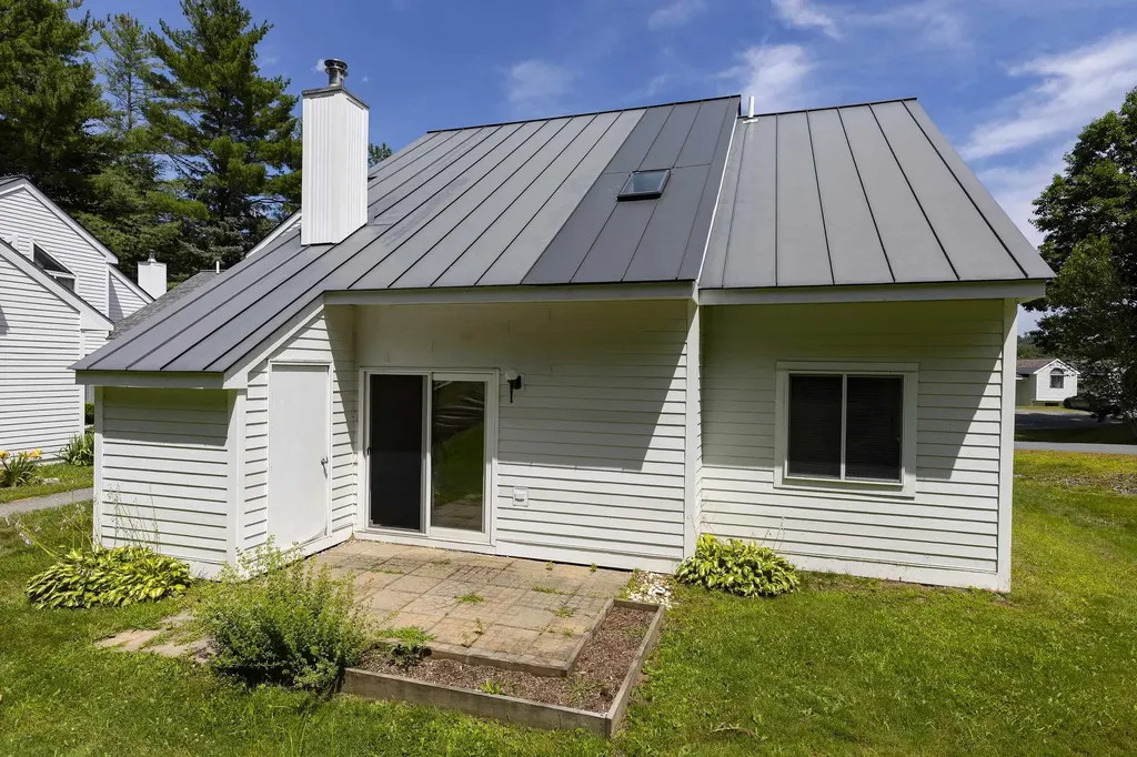 26 Marsten Lane Enfield NH 03748