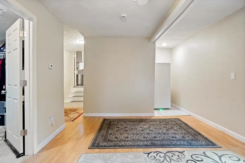 11 High Street Derry NH 03038