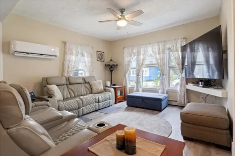11 High Street Derry NH 03038