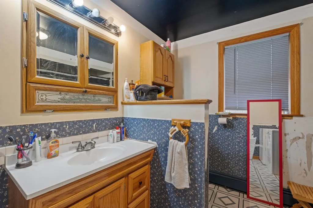 22 Russell Street Franklin NH 03235