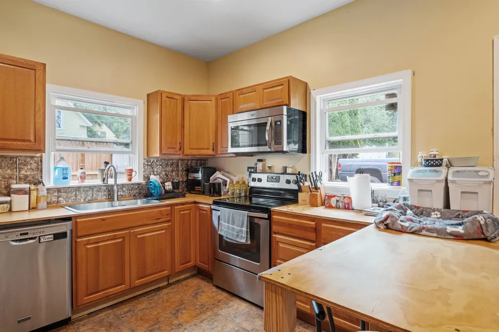 22 Russell Street Franklin NH 03235