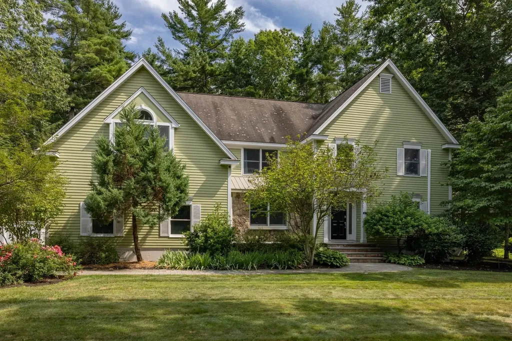 17 Fieldstone Circle Hampton NH 03842