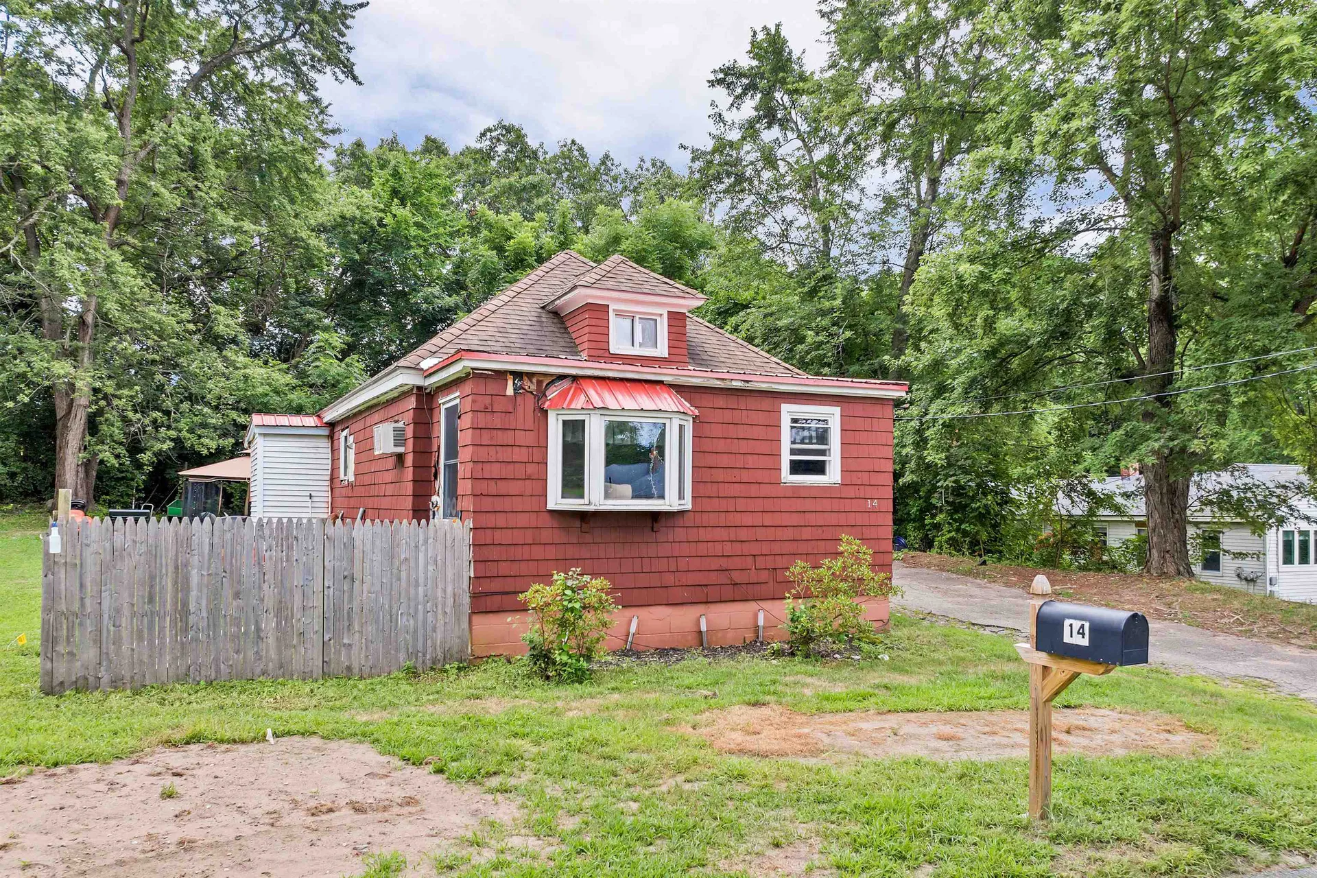 14 Summer Avenue Hudson NH 03051