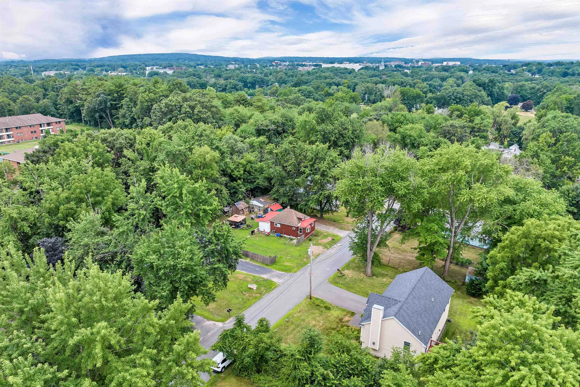 14 Summer Avenue Hudson NH 03051