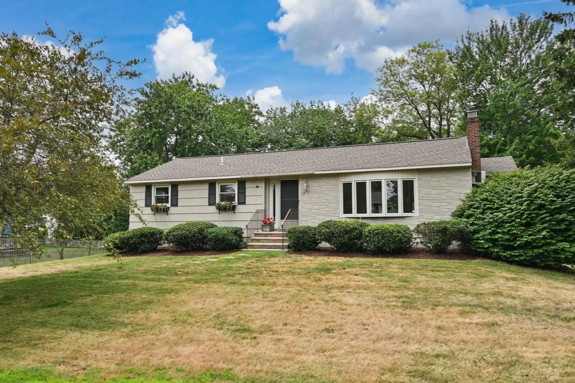17 Darryl Lane Salem NH 03079