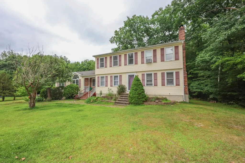 5 Raelynn Drive Derry NH 03038