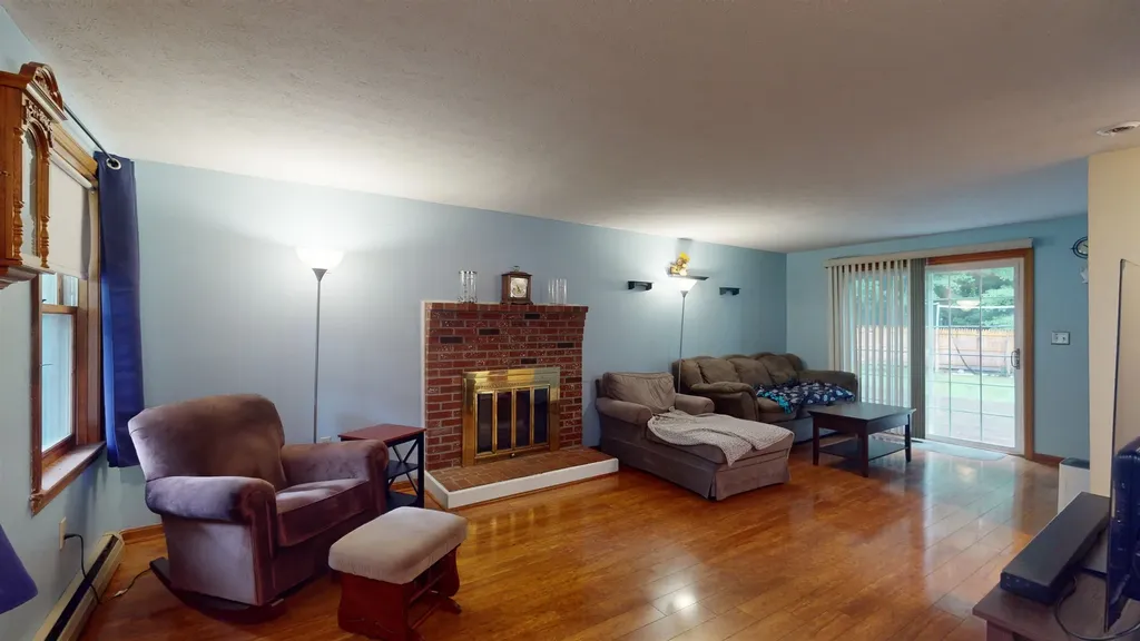 6 Bellflower Circle Concord NH 03303