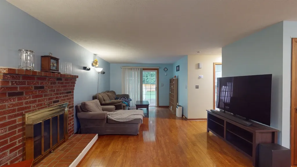 6 Bellflower Circle Concord NH 03303
