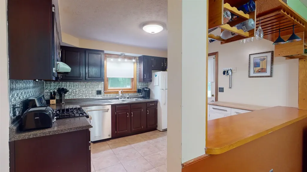 6 Bellflower Circle Concord NH 03303