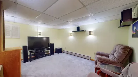 6 Bellflower Circle Concord NH 03303