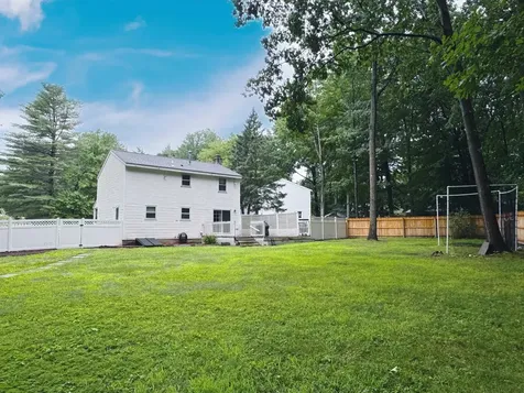 6 Bellflower Circle Concord NH 03303