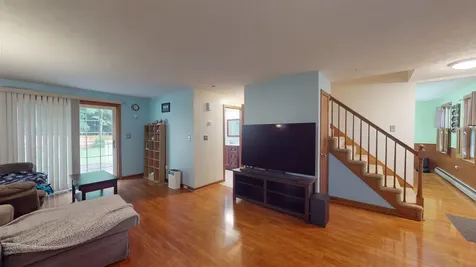 6 Bellflower Circle Concord NH 03303