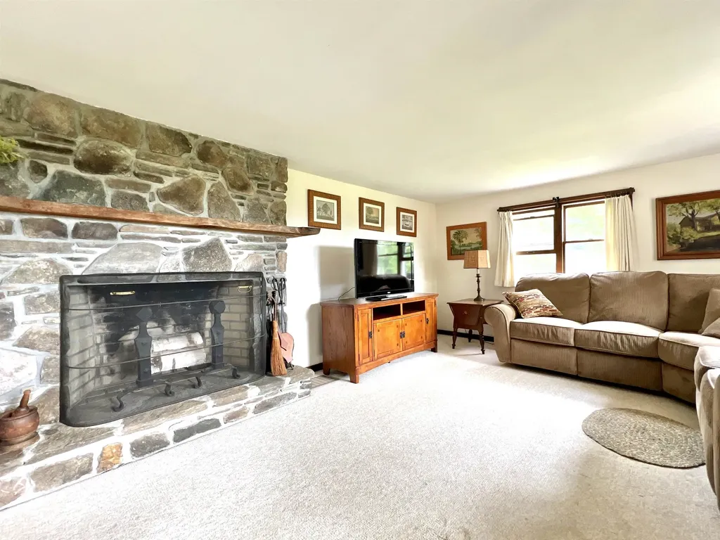 1379 Reilly Road Londonderry VT 05148