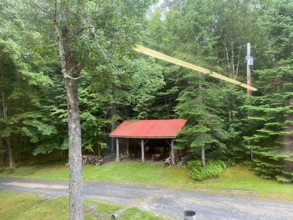 1379 Reilly Road Londonderry VT 05148