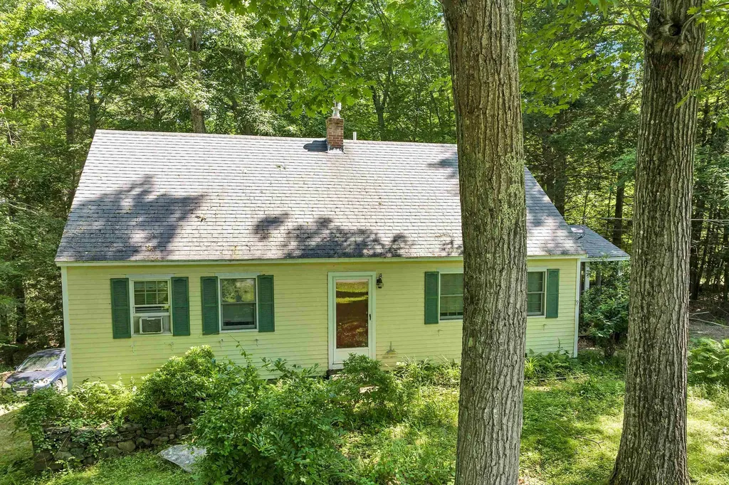 9 Council Tree Lane Wolfeboro NH 03894
