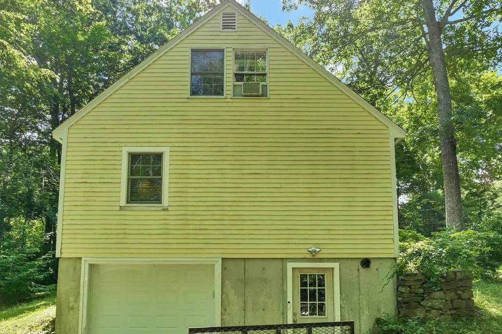 9 Council Tree Lane Wolfeboro NH 03894