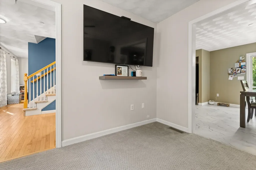 18 Whitehouse Road Rochester NH 03867