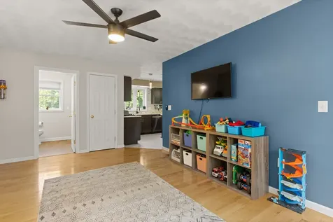 18 Whitehouse Road Rochester NH 03867