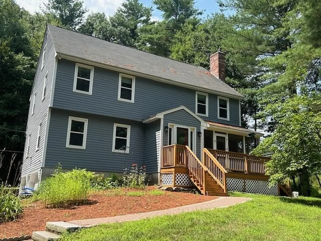 91 Hovey Road Londonderry NH 03053