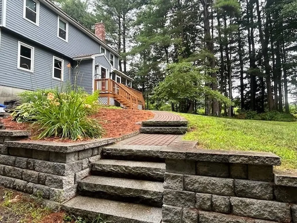 91 Hovey Road Londonderry NH 03053