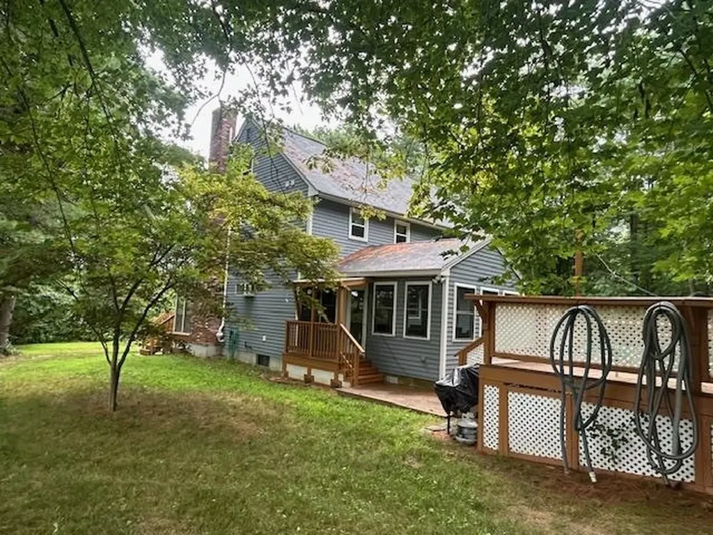 91 Hovey Road Londonderry NH 03053