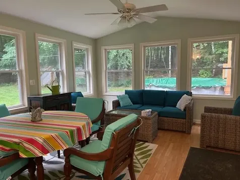 91 Hovey Road Londonderry NH 03053