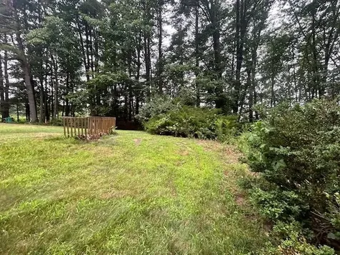 91 Hovey Road Londonderry NH 03053