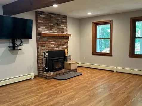 91 Hovey Road Londonderry NH 03053