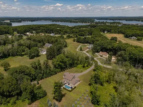 113 Fox Point Road Newington NH 03801