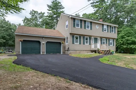 14 Hemlock Circle Sandown NH 03873